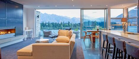 TV, fireplace