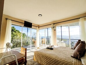 1 Schlafzimmer, Schreibtisch, WLAN, Bettwäsche