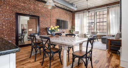 Modern Stylish & Spacious Loft w/Indoor Parking