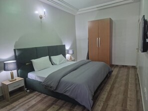 4 Schlafzimmer, Bügeleisen/Bügelbrett, WLAN, Bettwäsche