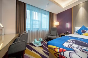 Premium bedding, down comforters, pillowtop beds, individually decorated - Lavande Hotel (Xi'an Bell Tower Muslim street subway station) (Xi'an)