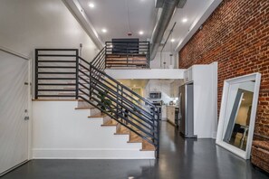 Interior - Beautiful & Extra Large Loft with 2 King Suites (Birmingham)