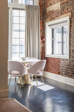 Dining - Beautiful & Extra Large Loft with 2 King Suites (Birmingham)