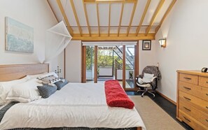 4 soverom, strykejern/-brett, wi-fi og sengetøy