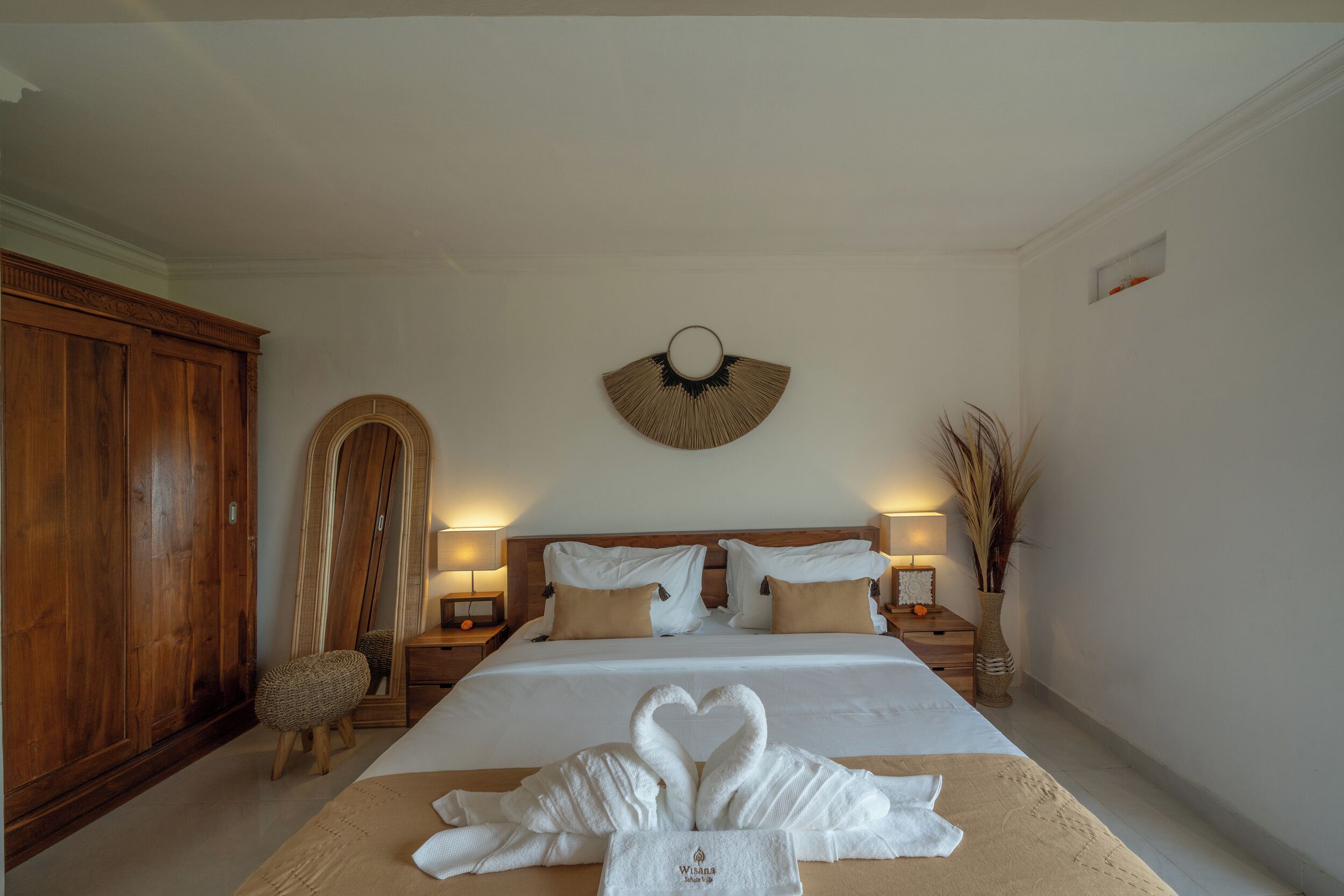1 habitación, ropa de cama de alta calidad y escritorio 