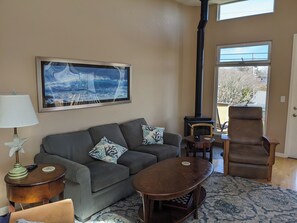 Smart-TV, Bücher, Computerbildschirme