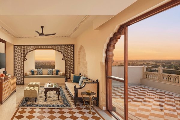 Anantara One Bedroom Terrace Suite with Jacuzzi | Premium bedding, down comforters, minibar, in-room safe