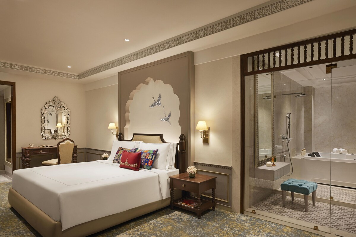 Deluxe Family Room with Indoor Jacuzzi | Premium bedding, down duvets, minibar, in-room safe