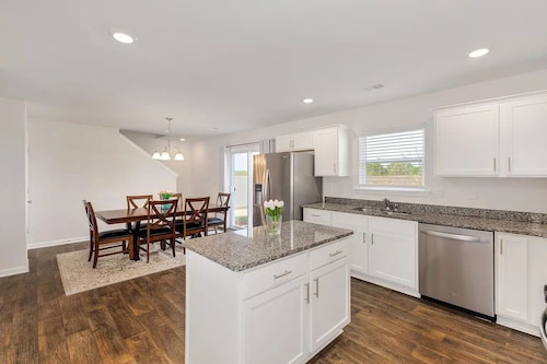 Charming 3-BR,2.5Bath,12 mins away GSP,10 mins BMW,In midof Spartburg Greenville
