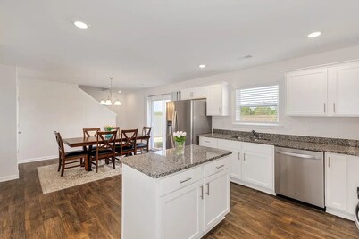 Charming 3-BR,2.5Bath,12 mins away GSP,10 mins BMW,In midof Spartburg Greenville