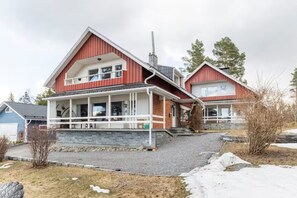 Exterior - 4 Bedroom house with Sauna by the sea 10 min from Vasa (Vaasa)