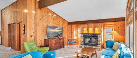 TV, lareira, escritórios