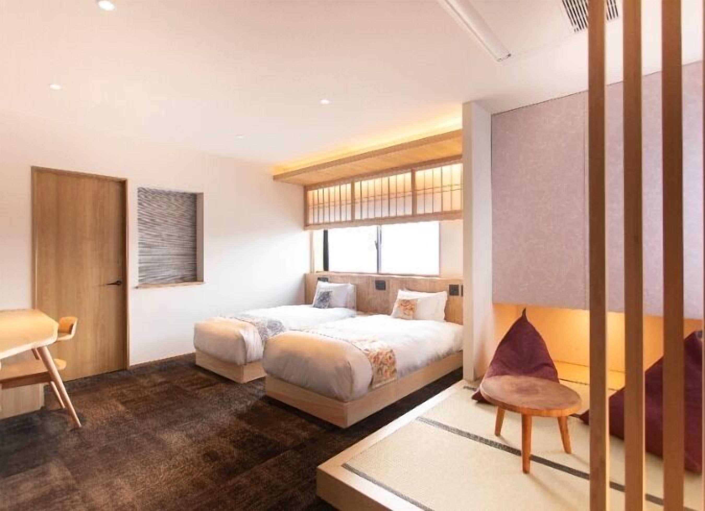 Decoración personalizada, muebles diferentes y wifi gratis 