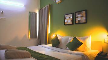 ๋๋ญ์ค๋ฃธ | ๋ฌด๋ฃ WiFi, ์นจ๋ ์ํธ