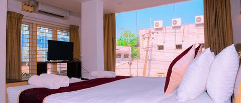 Studio Suite | Free WiFi, bed sheets