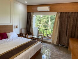 奢华双人房, 河景 | 办公桌、笔记本电脑工作区、隔音、免费 WiFi