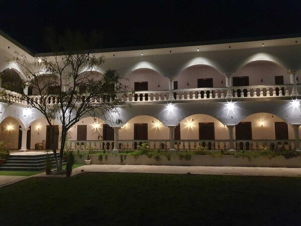 Garden - The Ashoka Hotels and Resorts (Panna)