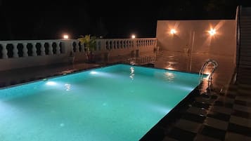 Utomhuspool