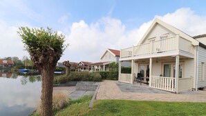 House | Exterior - Bungalow in Zuytland With Private Fishing Jetty (Simonshaven)