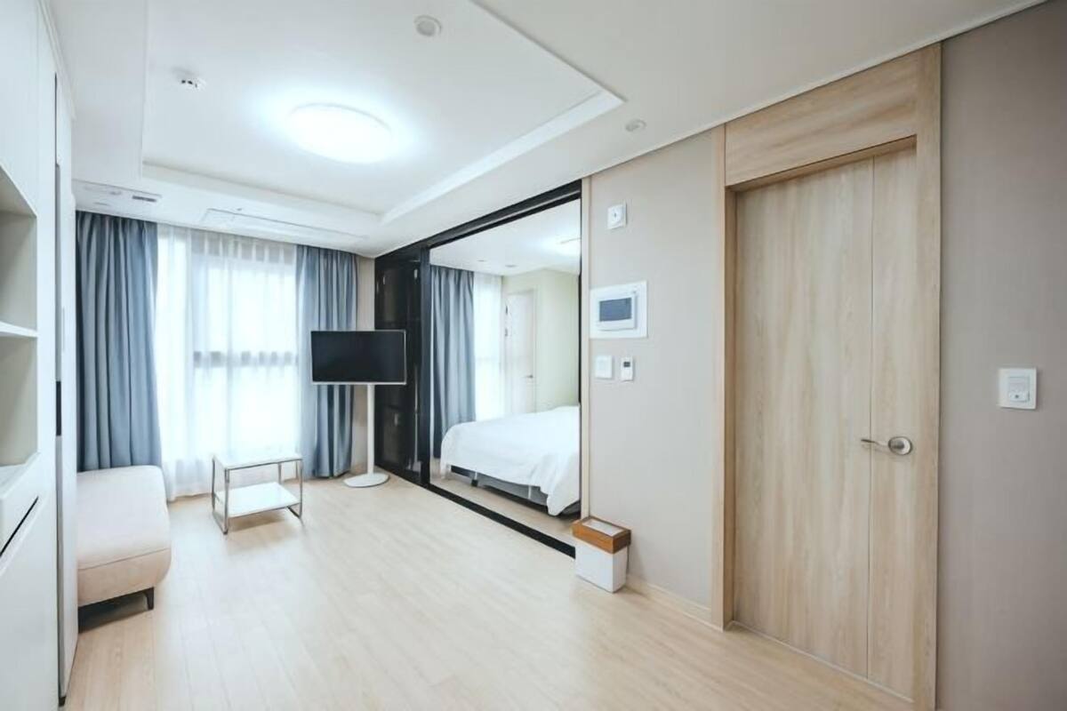 ห้องเก็บเสียง, เตารีด/โต๊ะรีดผ้า, Wi-Fi ฟรี
