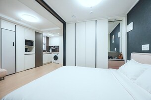 Kamar Double Deluks, pemandangan kota | Kedap suara, setrika/meja setrika, dan Wi-Fi gratis