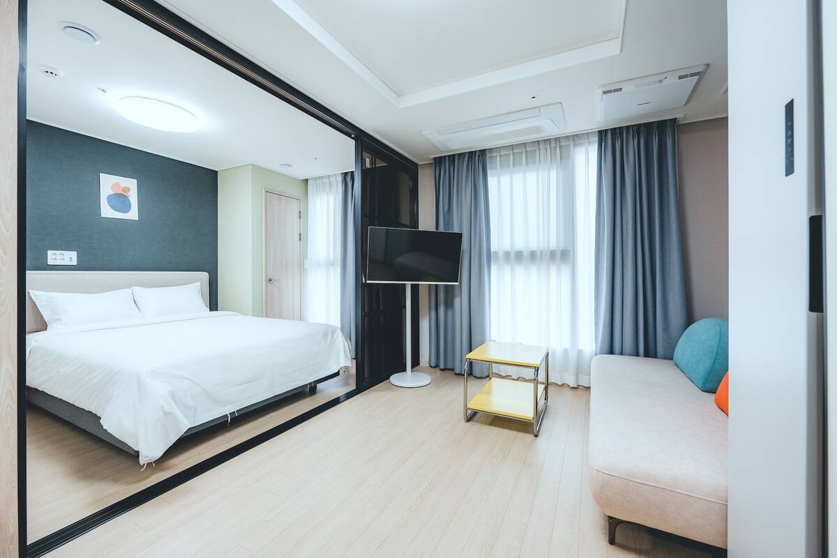 ห้องเก็บเสียง, เตารีด/โต๊ะรีดผ้า, Wi-Fi ฟรี