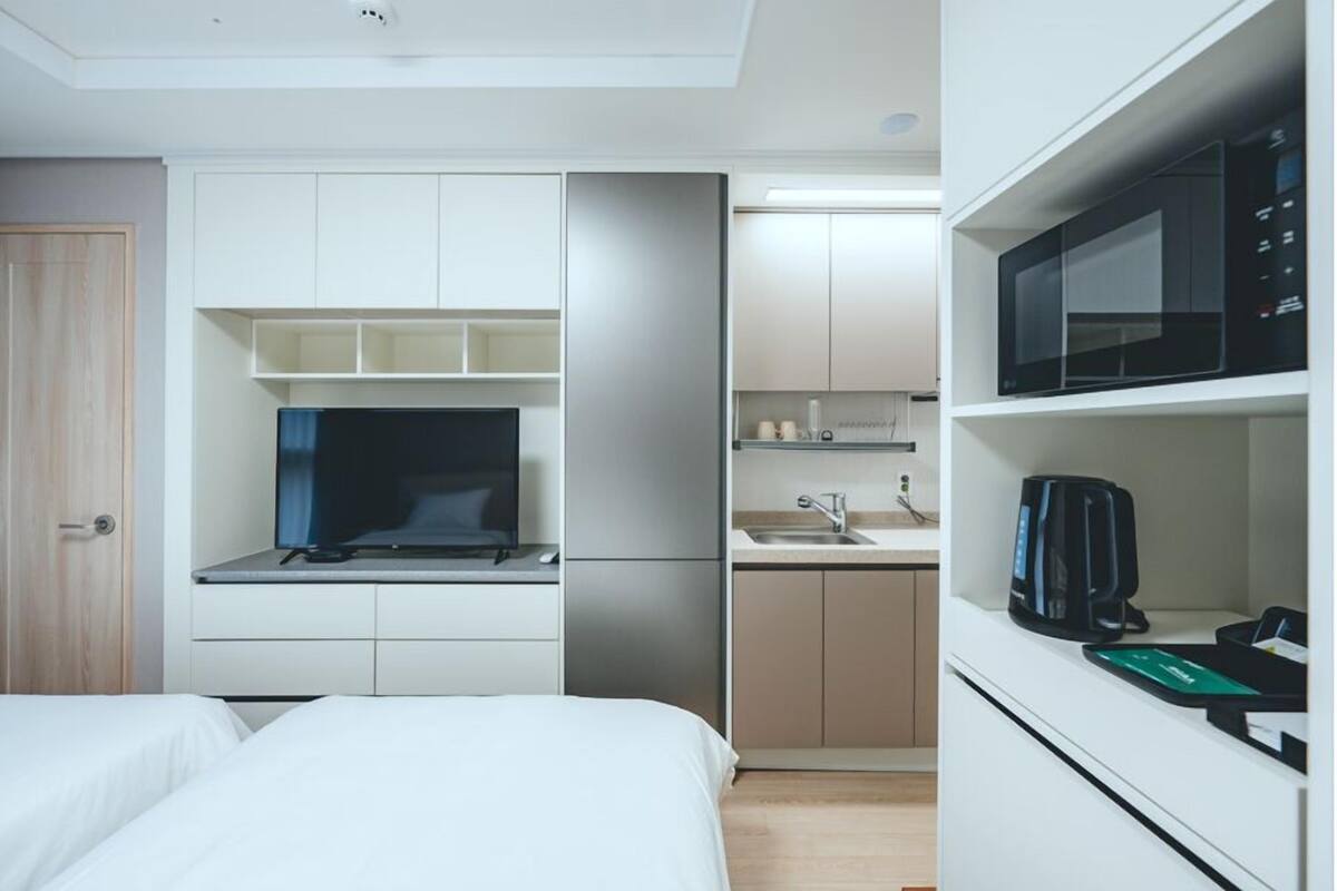 Business Twin Room, City View (Breakfast for 2 included) | ห้องเก็บเสียง, เตารีด/โต๊ะรีดผ้า, Wi-Fi ฟรี