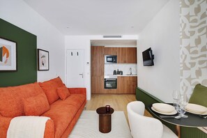 Apartment | Dining - Modern Studio for 2 People (Paris)