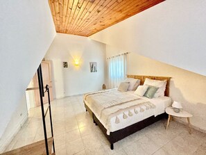 3 chambres, fer et planche à repasser, lit parapluie, Wi-Fi