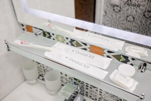 Luxury Double Room | Bathroom | Shower, slippers, towels, soap