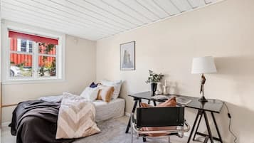4 habitaciones, tabla de planchar con plancha, wifi y ropa de cama