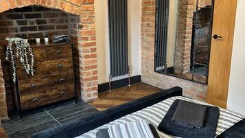 2 室のベッドルーム、アイロン / アイロン台、WiFi、ベッドシーツ