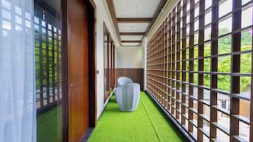 Luxury Suite, Mountain View | Balcony