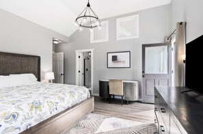 5 habitaciones, caja de seguridad en la habitación y escritorio 