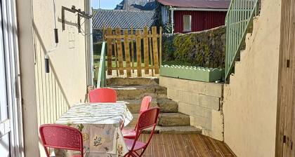 Cosy apartment in the heart of a lively village classified as a "petite cité de caractère".