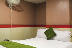 Superior Double Room | Meja, Wi-fi percuma 