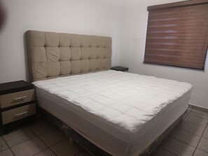 3 bedrooms, iron/ironing board, free WiFi, bed sheets - Casa 915   (Juárez)