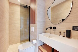 Apartment | Badezimmer | Haartrockner, Handtücher, Shampoo
