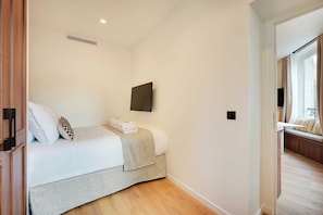 Apartment | 1 Schlafzimmer, laptopgeeigneter Arbeitsplatz, Bügeleisen/Bügelbrett