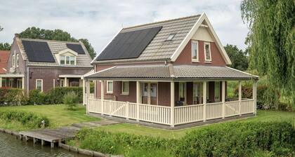 Bungalow by Water Near Rotterdam With Sauna