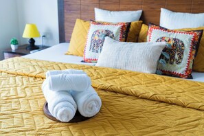 3 bedrooms, iron/ironing board, WiFi, bed sheets