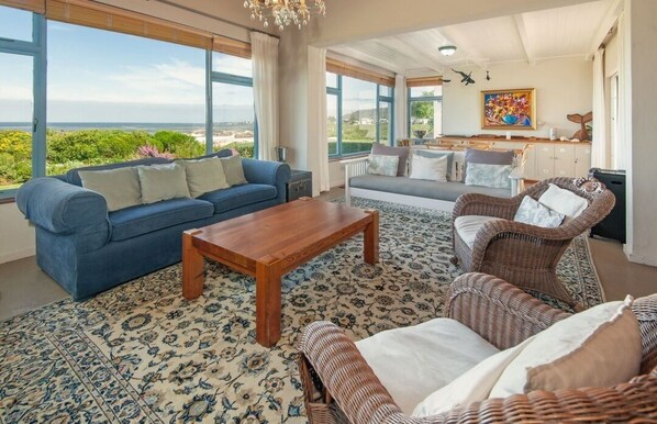 Smart TV, fireplace, DVD player, books - Seafront 5-bedroom house in Hermanus (Hermanus)