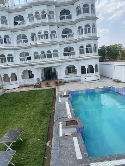 Kohinoor Hotel and Resort