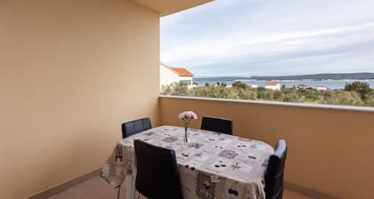 Apartment in Nevidane near White Mountains