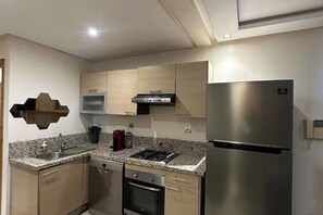 Ovn og oppvaskmaskin