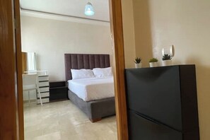 2 soverom, strykejern/-brett, wi-fi og sengetøy