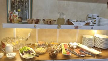 Tägliches nach Wunsch zubereitetes Frühstück (15 USD pro Person)