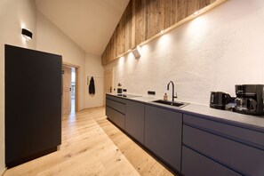 Køleskab, ovn, kogeplade, opvaskemaskine