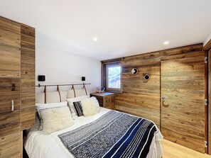 4 bedrooms, free WiFi, bed sheets
