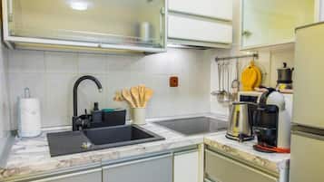 公寓, 1 張加大雙人床, 海景 | 私人廚房 | 電熱水壺、多士爐